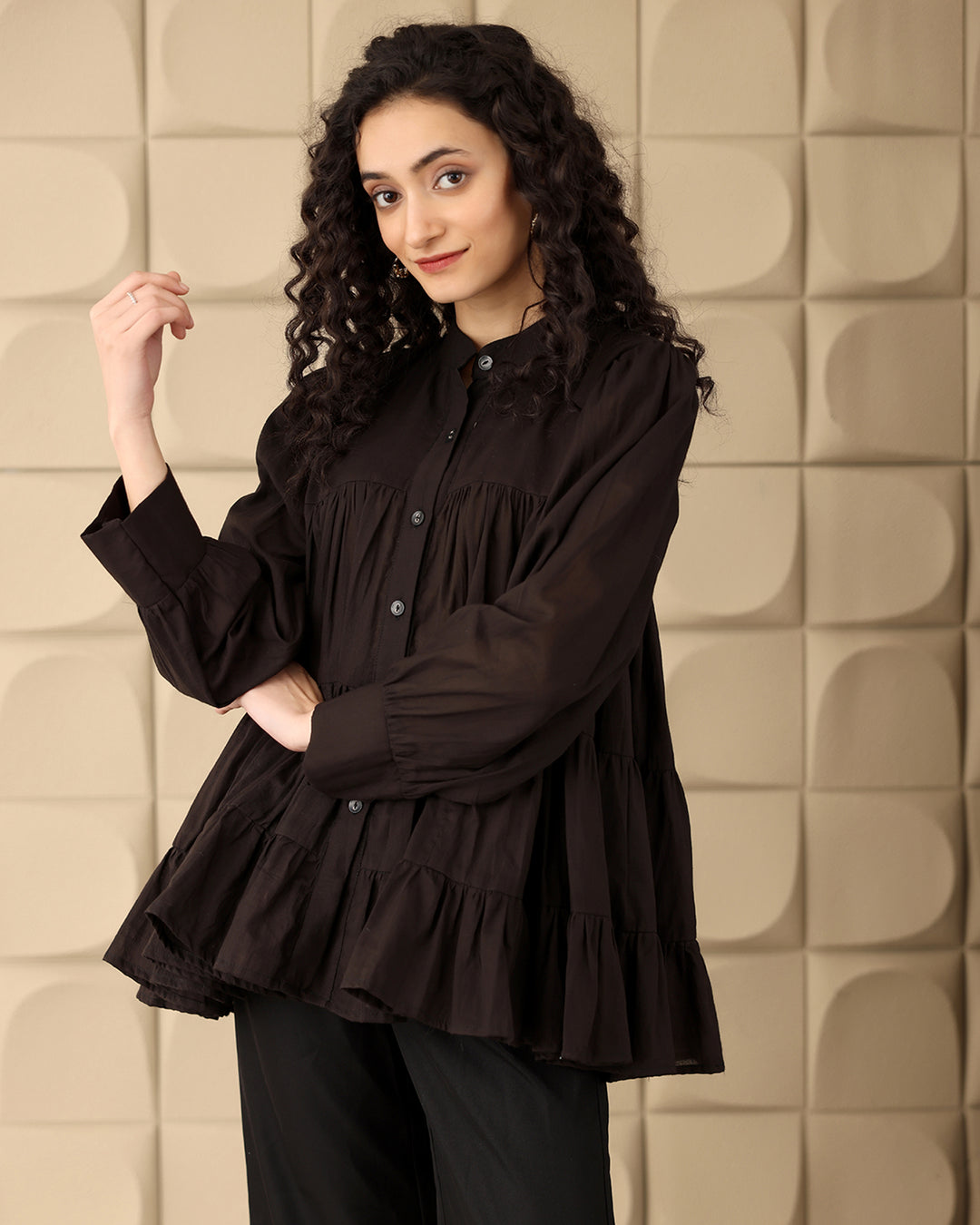 CLASSIC BLACK TIERED SHIRT