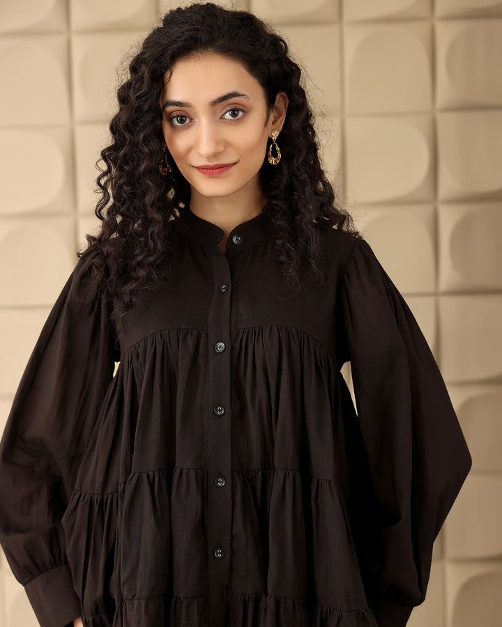 CLASSIC BLACK TIERED SHIRT