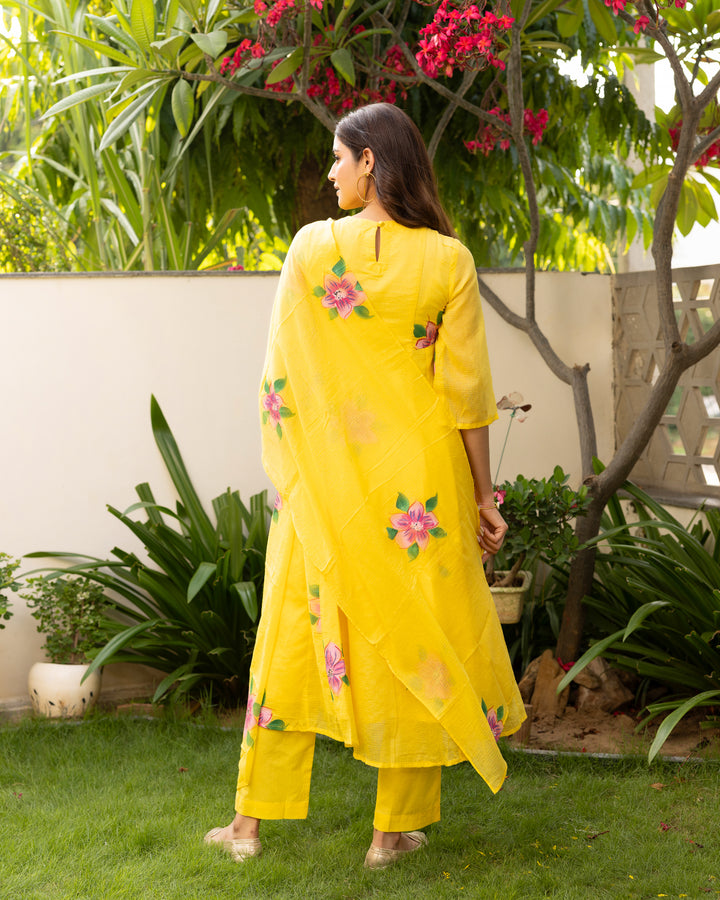 Yellow Blossom Handpainted Doria Set