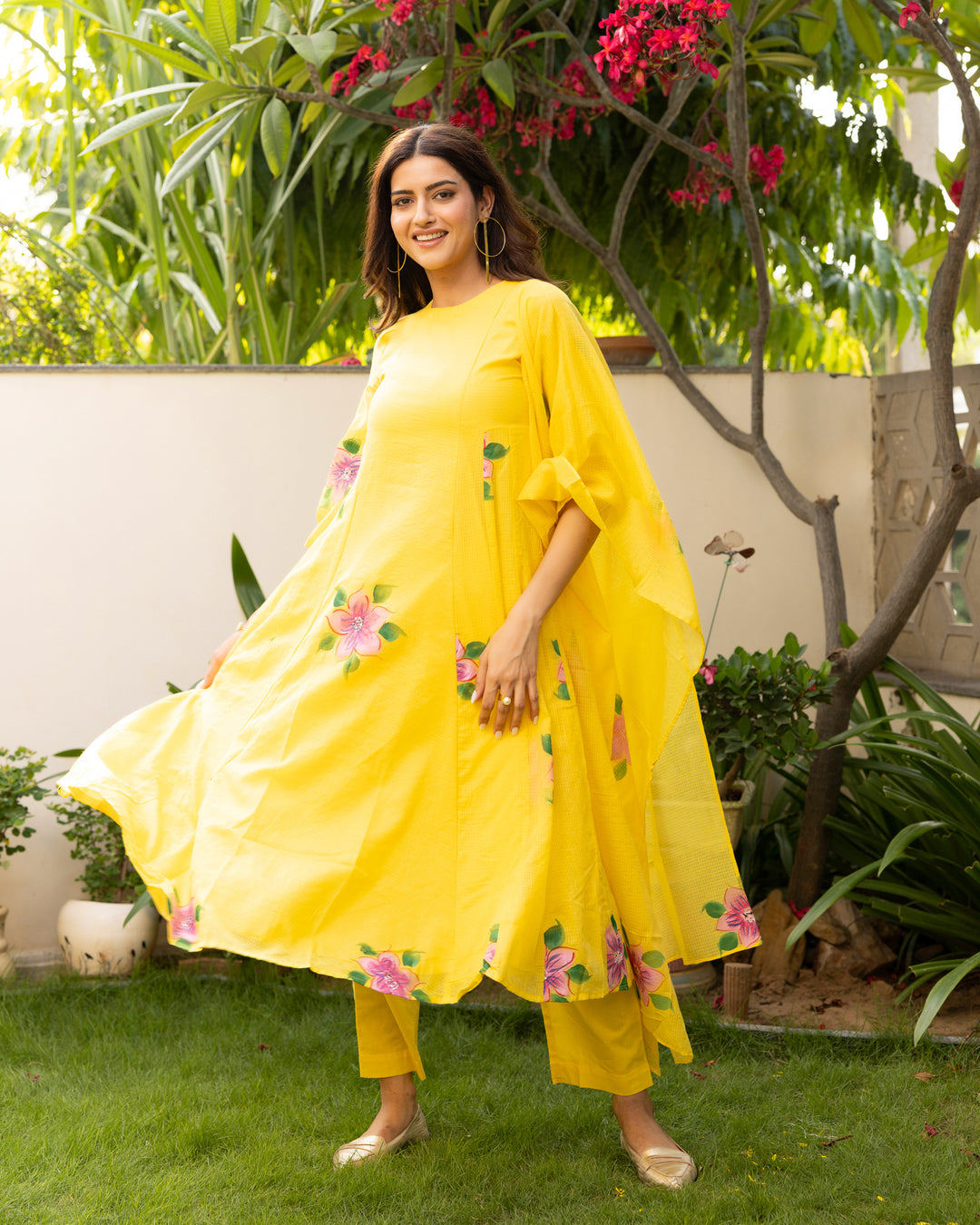 Yellow Blossom Handpainted Doria Set
