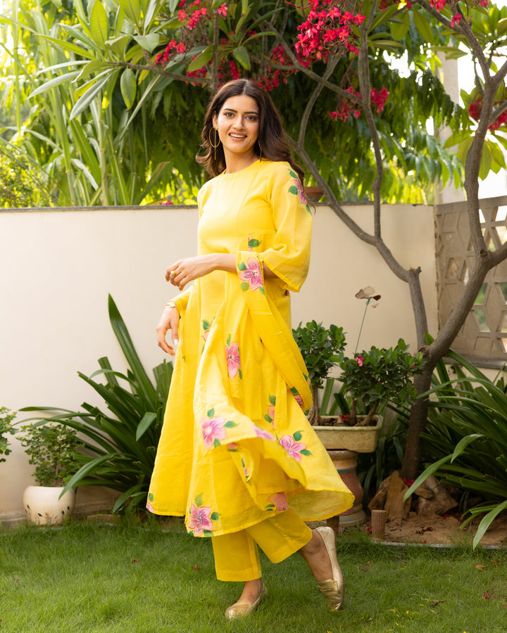 Yellow Blossom Handpainted Doria Set
