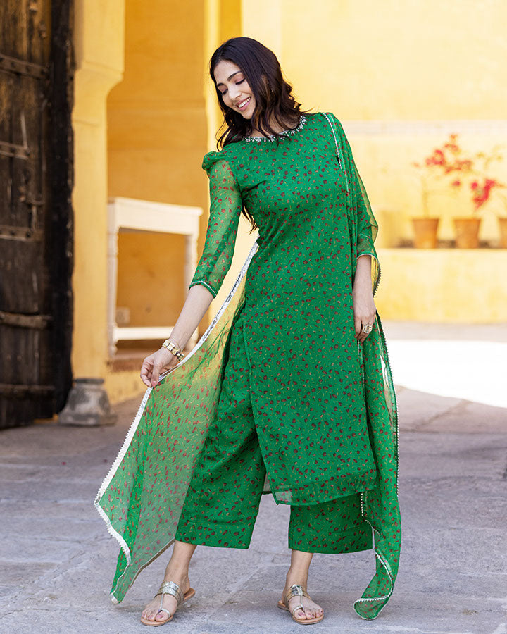 Fashionable Green Chiffon Akila Chiffon Suit Set