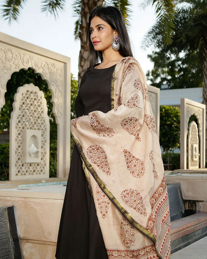 Elegant backless black cotton suit ensemble
