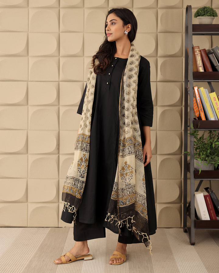 BLACK KURTA AND PRINTED DUPATTA SET