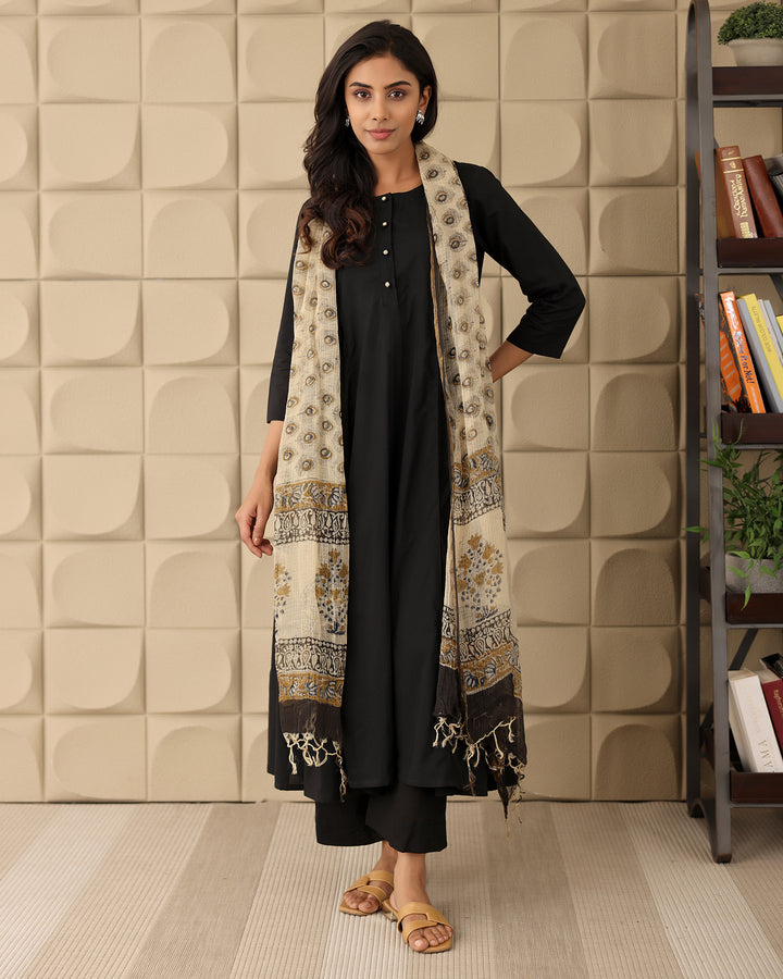 BLACK KURTA AND PRINTED DUPATTA SET