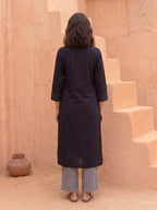 BLACK WITH STRIPES EMBLASHED