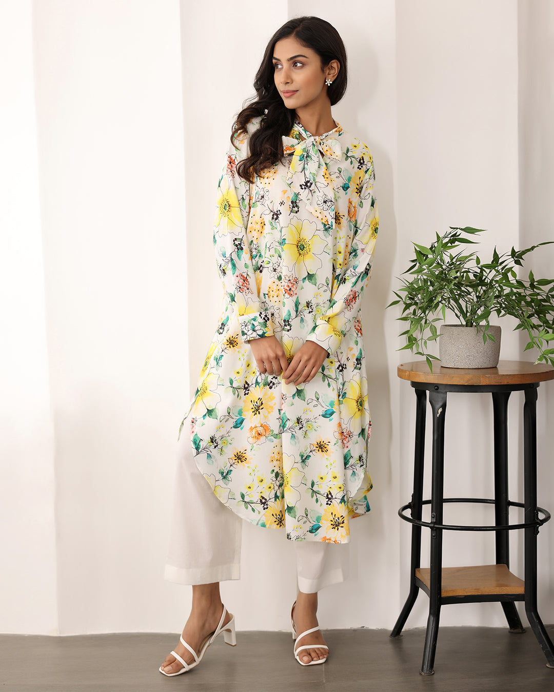 TIE-UP NECK FLORAL PRINTED KURTA SET