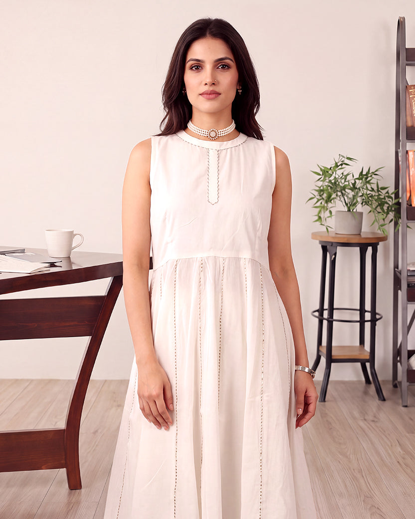 VRUSHALI WHITE KURTA SET