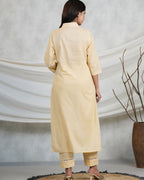 Shweta Kurti