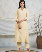 Shweta Kurti