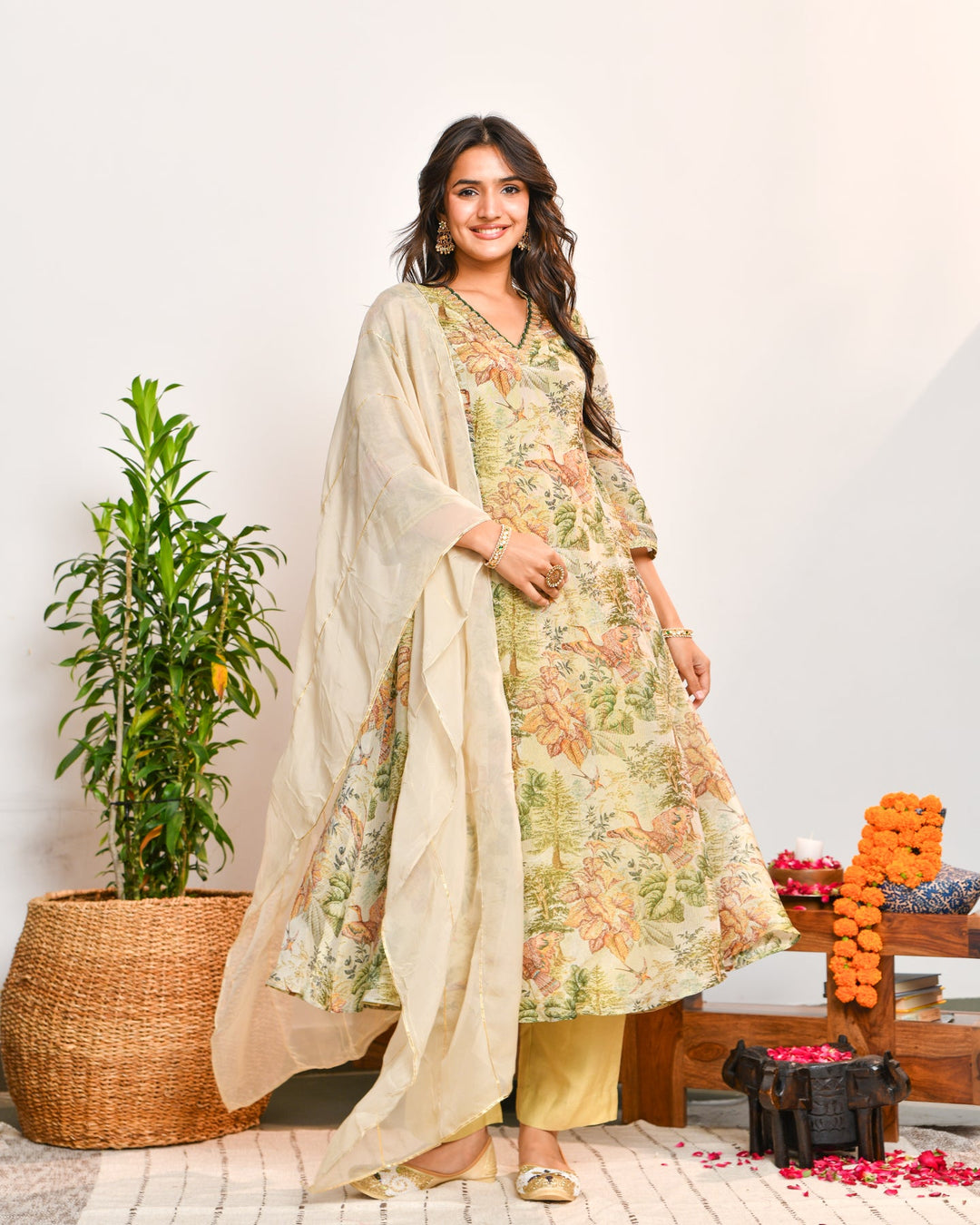 Beige Birdy Print Tissue Set
