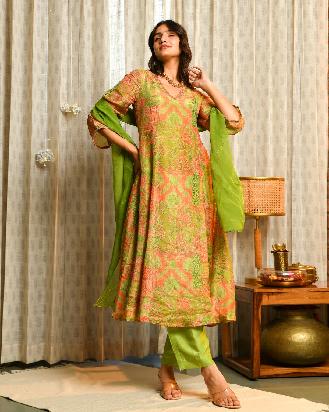 Green Abstract Print Tissue Suit