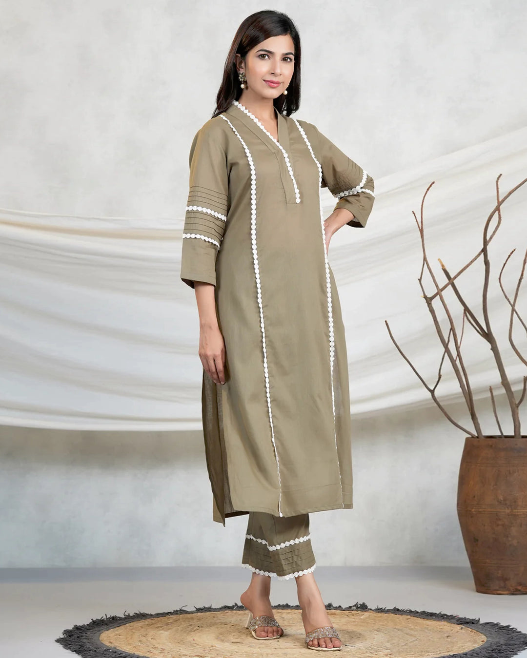 Shivani Kurti